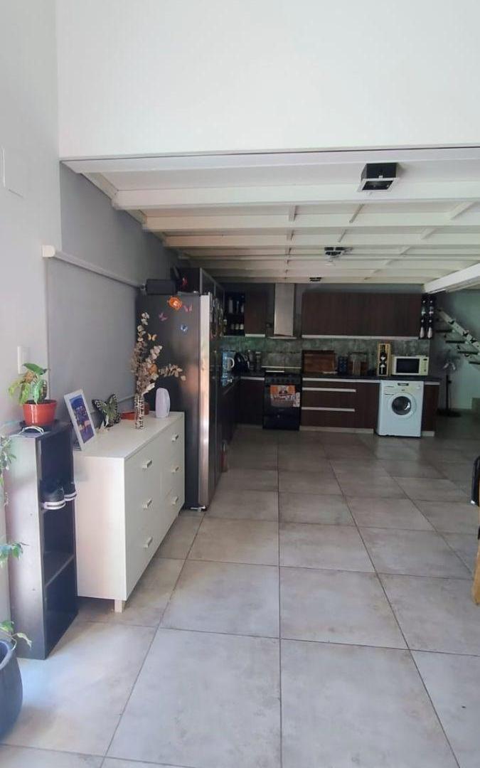 Foto de HERMOSA PROPIEDAD EN VENTA 2 DORM. EN BARRIO CON SEGURIDAD. VILLA, imagen 3