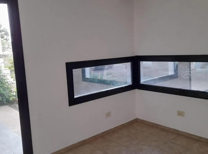 Se ALQUILA casa 3 habitaciones en "El Remanso" 5