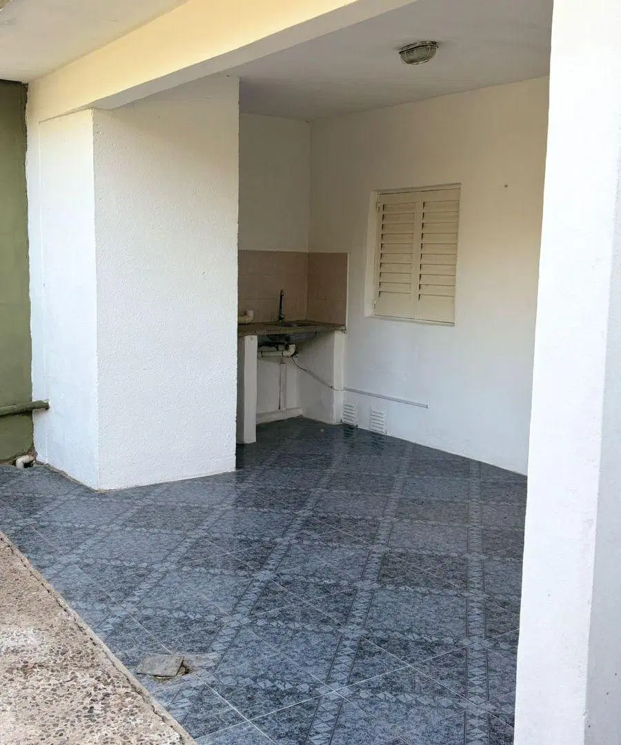 Se ALQUILA casita 2 dorm en Villa Allende 5