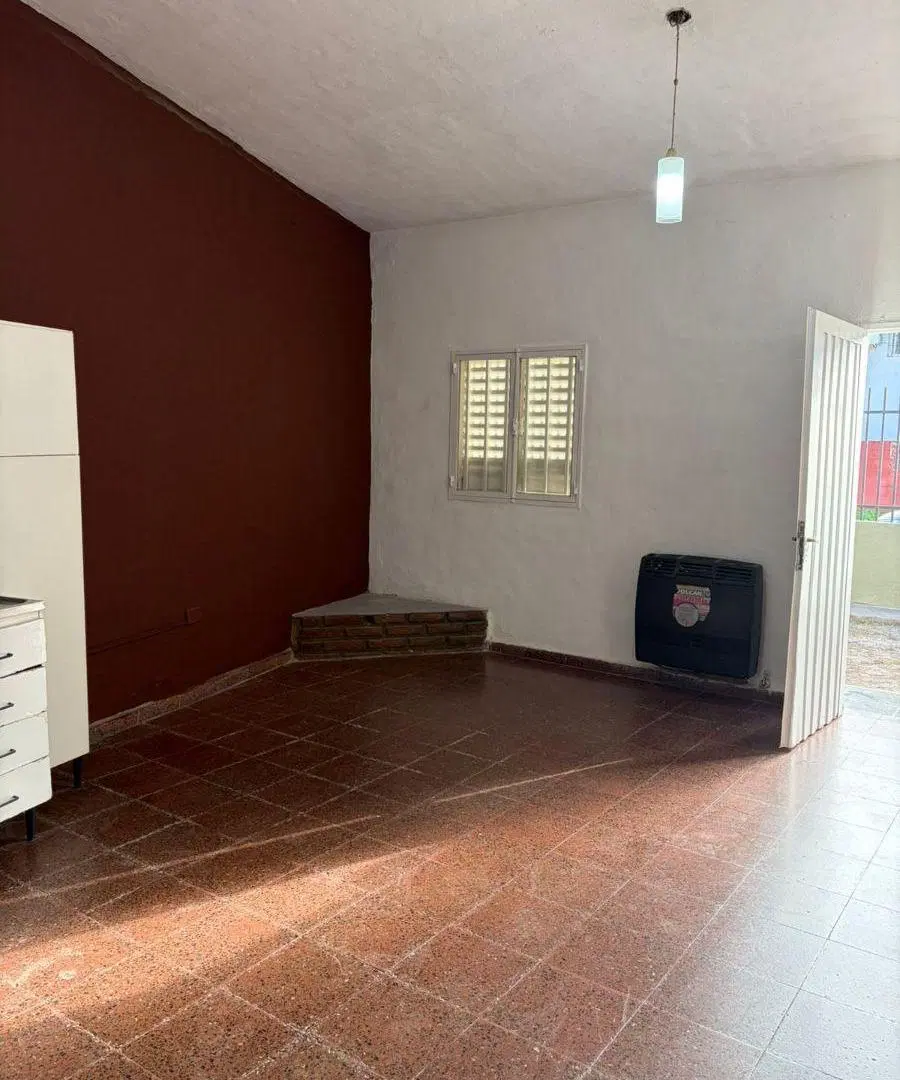 Se ALQUILA casita 2 dorm en Villa Allende 4