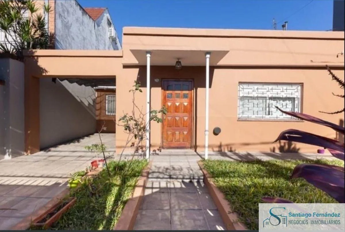 Casa en venta de 2 dormitorios c/ cochera en El Palomar