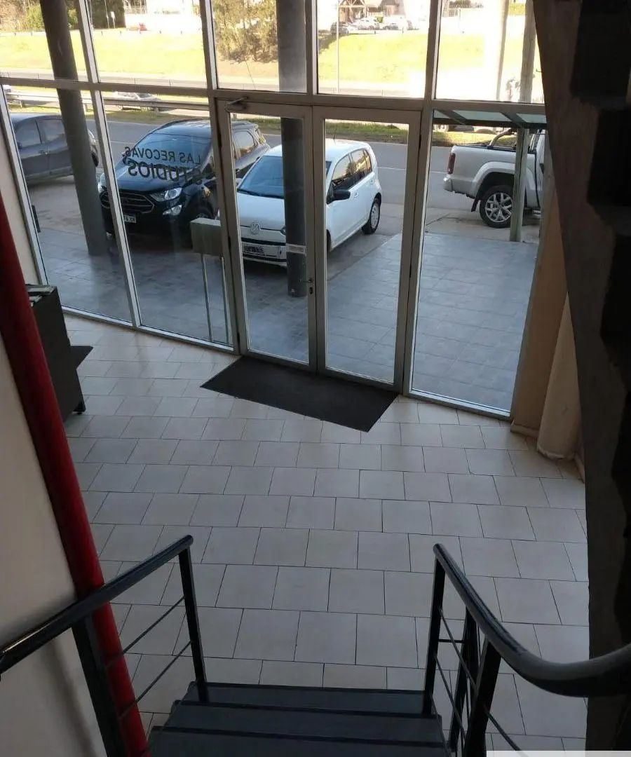 Oficina 60 m2 alquiler 4 despachos office baño Pilar Km 55 3