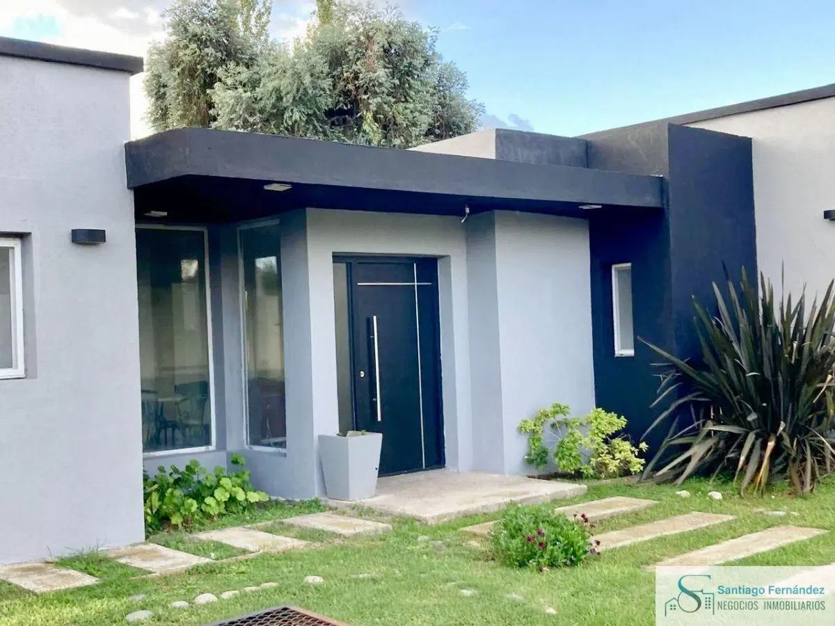 Casa en venta c/ cochera en Manzanares Chico 2