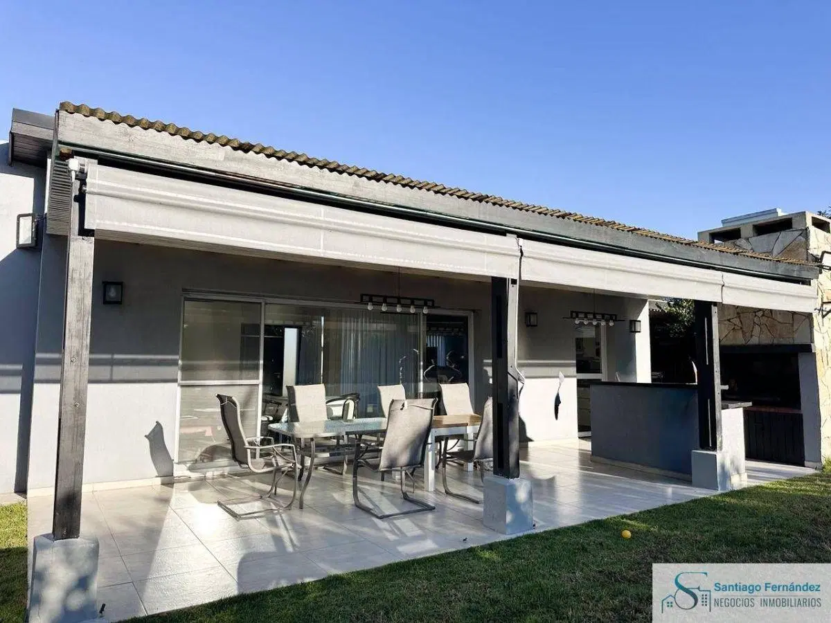 Casa en venta c/ cochera en Manzanares Chico 3