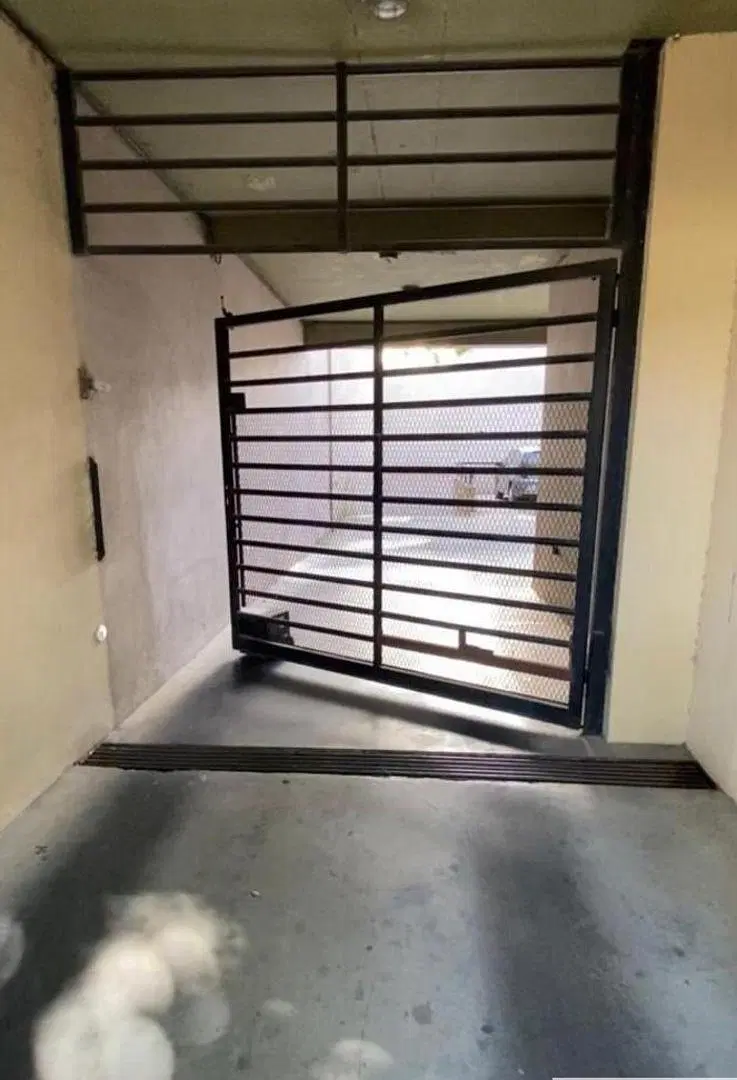Cochera cubierta en venta en Victoria 5