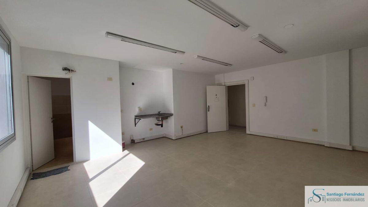 Foto de Oficina en alquiler 50 m2 1 despacho Office baño cochera Pilar, imagen 2