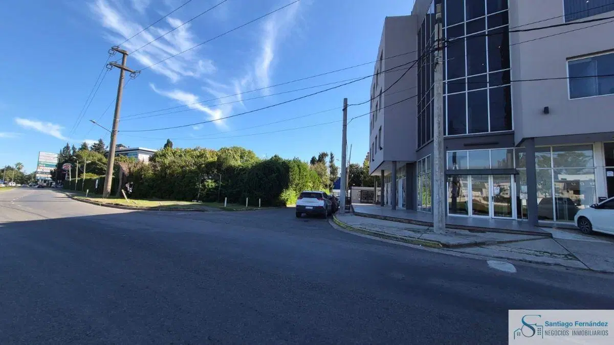 Oficina en venta 40 m2 Office cochera Pilar 5