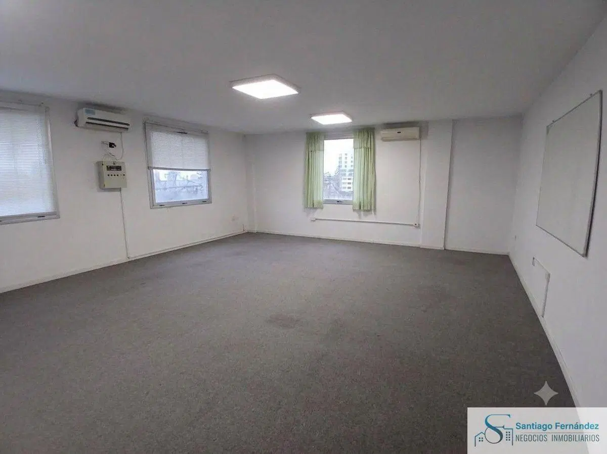 Oficina en venta 40 m2 Office cochera Pilar 4