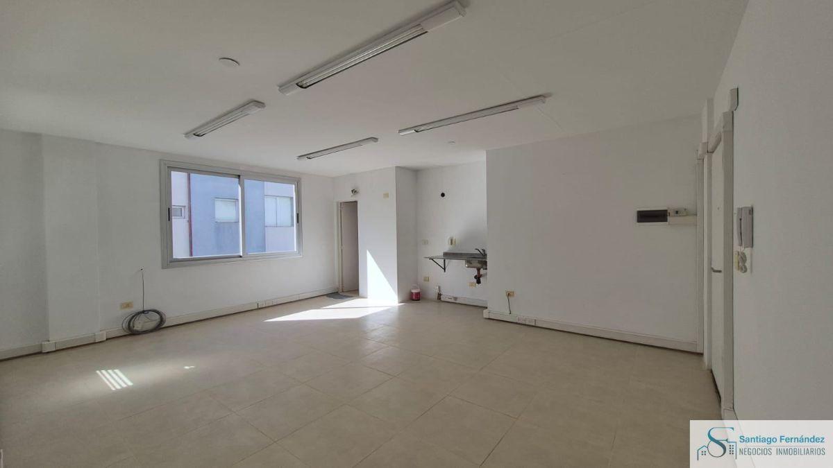 Foto de Oficina en alquiler 50 m2 1 despacho Office baño privado 1 cochera Pilar, imagen 2