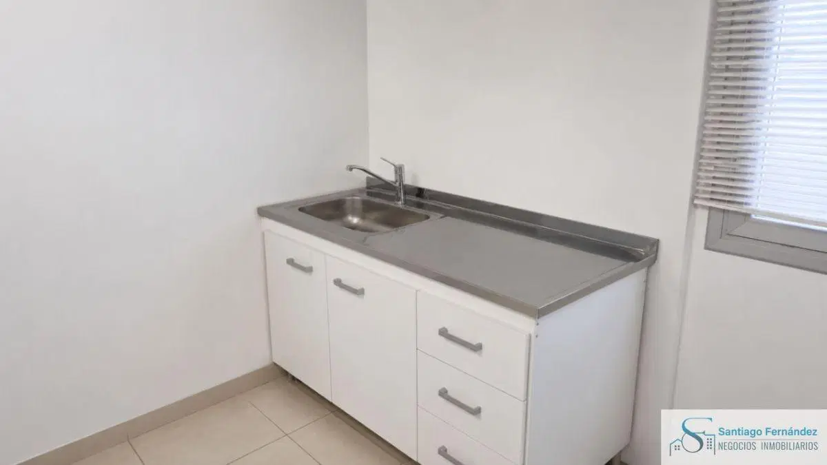 Oficina en venta 40 m2 Office cochera Pilar 3