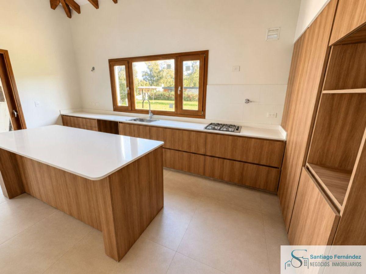 Foto de Casa en venta c/ cochera en Barrio Santa Clara Manzanares, imagen 1