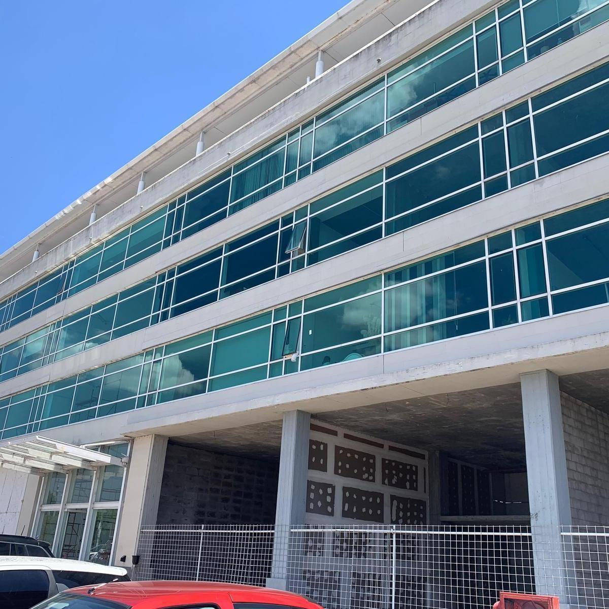 Oficina en Guillermo Hudson 5