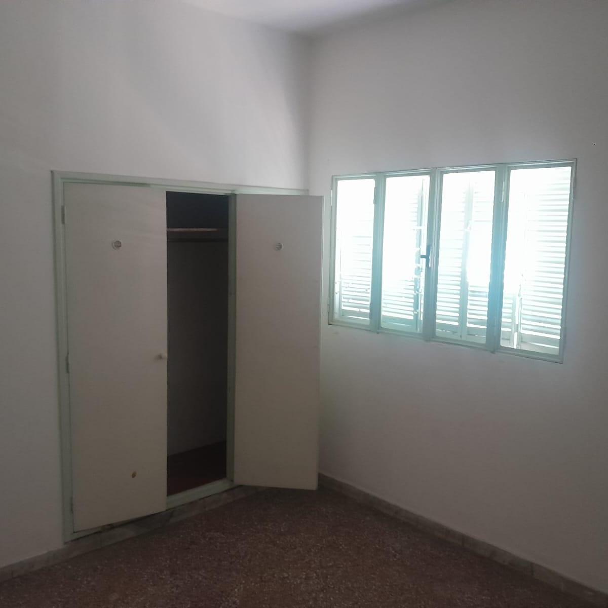 Departamento Amplio Tres Dorm. con Patio y Galeria Sin Expensas 5