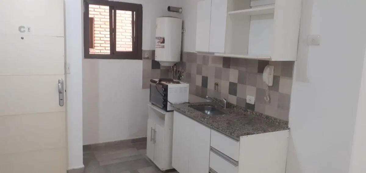 ALBERDI CASEROS 1140 MUY AMPLIO 40MTS. TOILET Y BALCON- EXPENSAS BAJAS 4