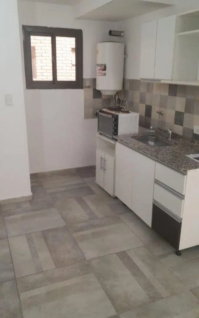 ALBERDI CASEROS 1140 MUY AMPLIO 40MTS. TOILET Y BALCON- EXPENSAS BAJAS 3
