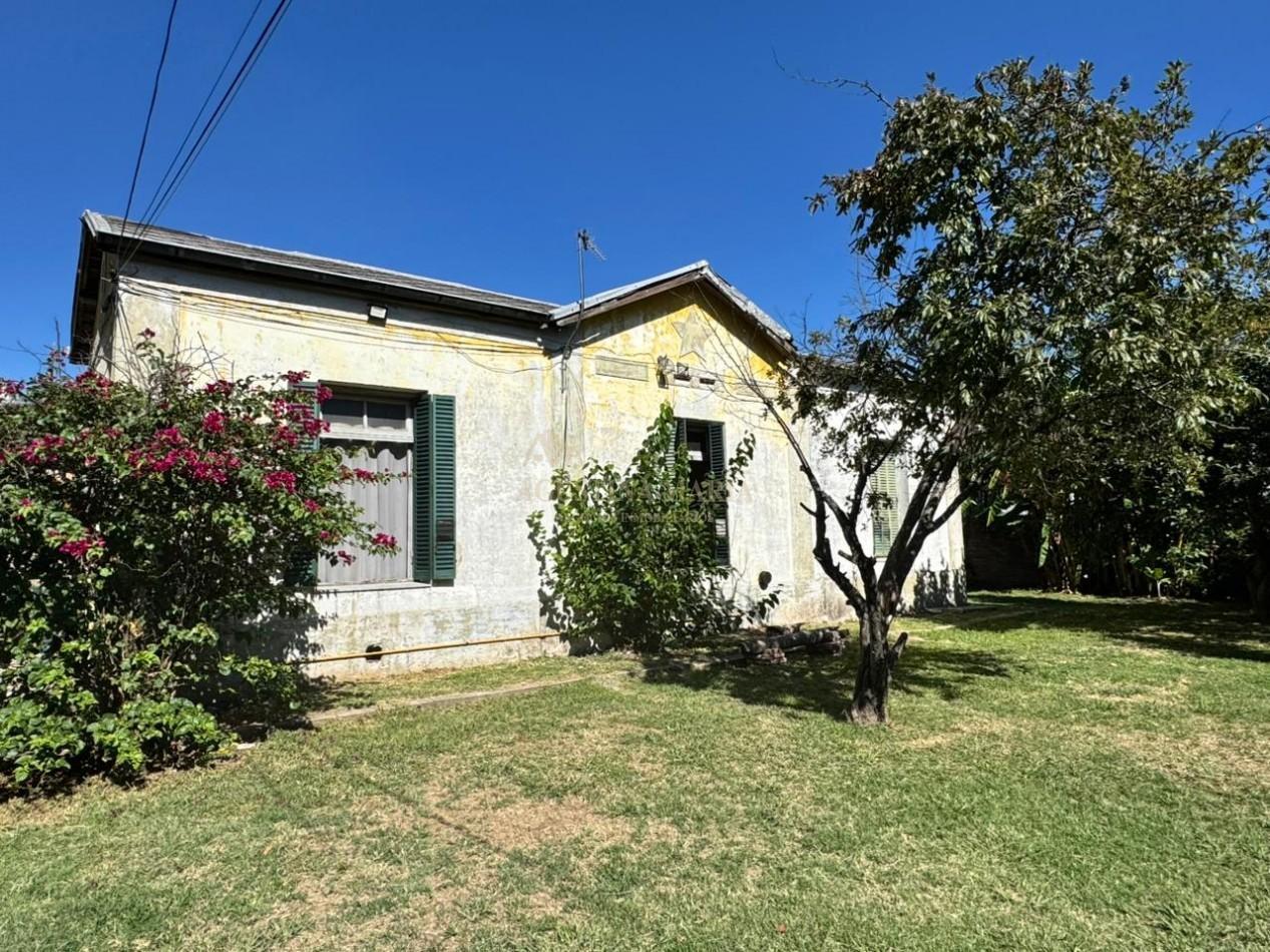 VENTA CASA 3 AMBIENTES CON TERRENO JCP