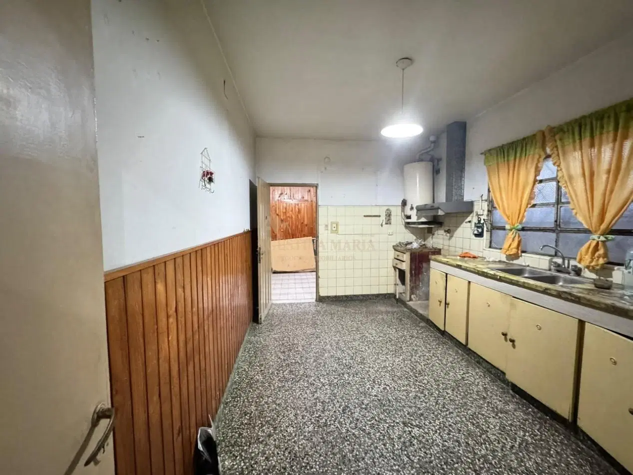 VENTA CASA 3 AMBIENTES CON LOCAL APTO CREDITO JOSE C PAZ 4