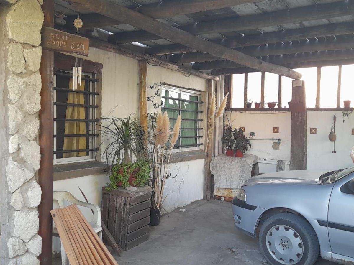 Casa en Venta Barrio Santa Elena - Vivienda y Monoambiente. 3