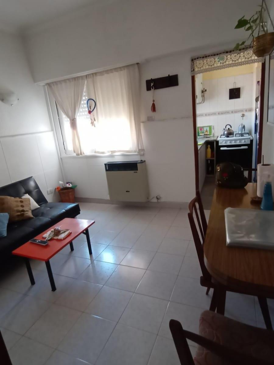Departamento en Venta - en La Perla Norte. de Av Independencia Dos Cuadras 2