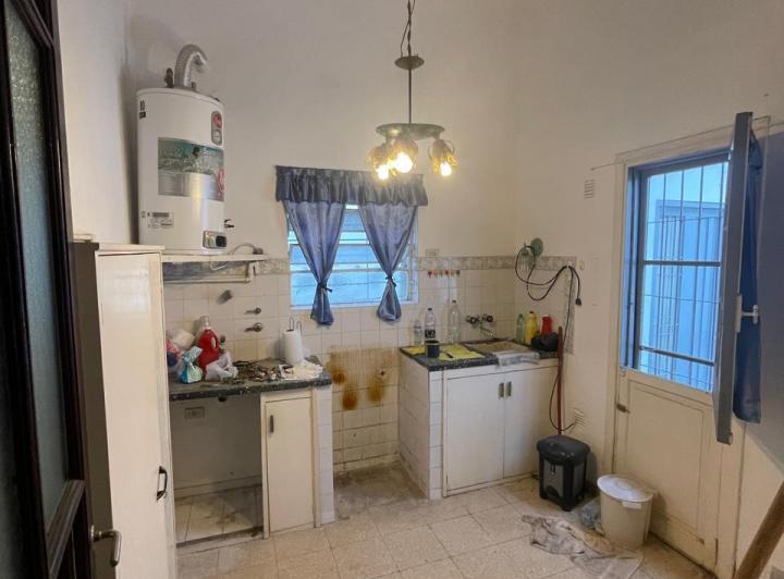 Venta en block – Casa + 2 dúplex a reciclar – 220 m² de lote 5