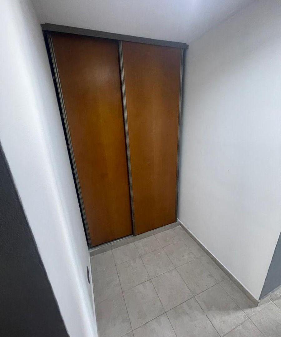 Foto de Departamento de 50 m² con 1 dormitorio en venta en La Plata, imagen 5