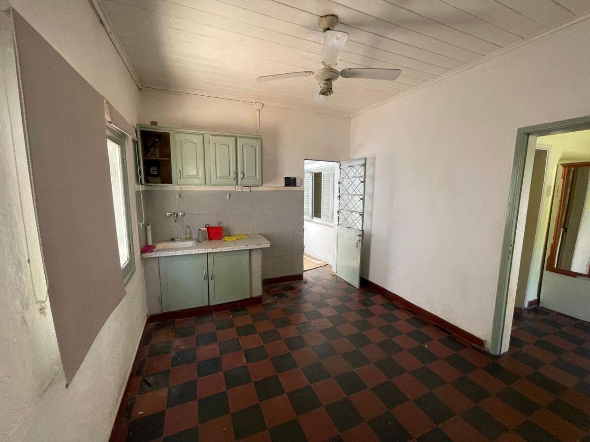 Foto de Casa a reciclar- refaccionar- lote propio -de 130 m² - 2 dormitorios, imagen 5