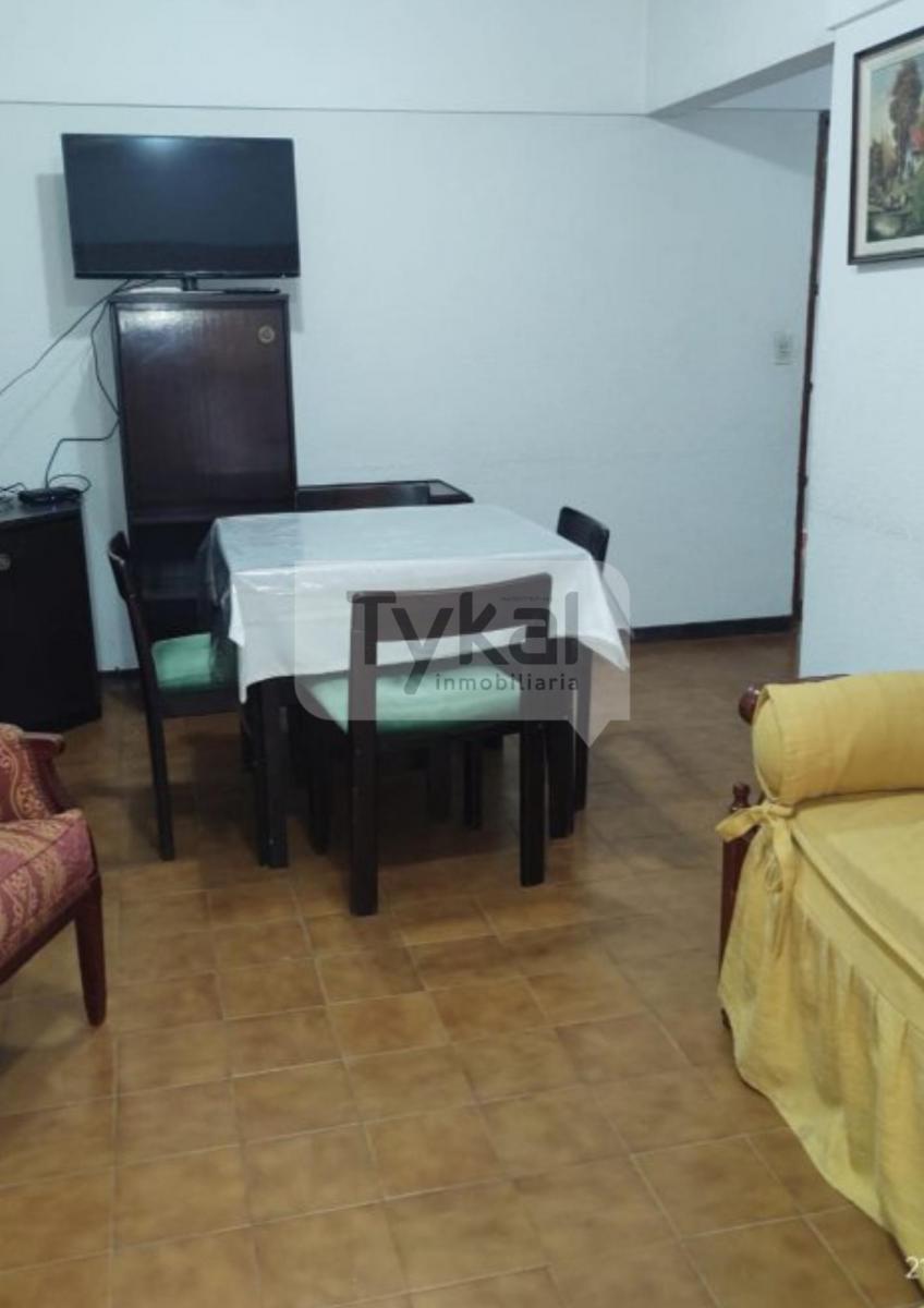 Foto de Departamento de dos ambientes al frente con balcón cochera techada y, imagen 5