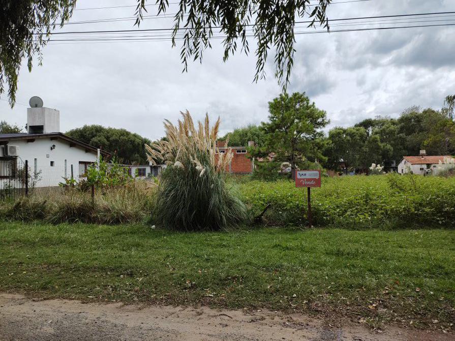 Lote en esquina .Barrio residencial Ezcurra Medrano