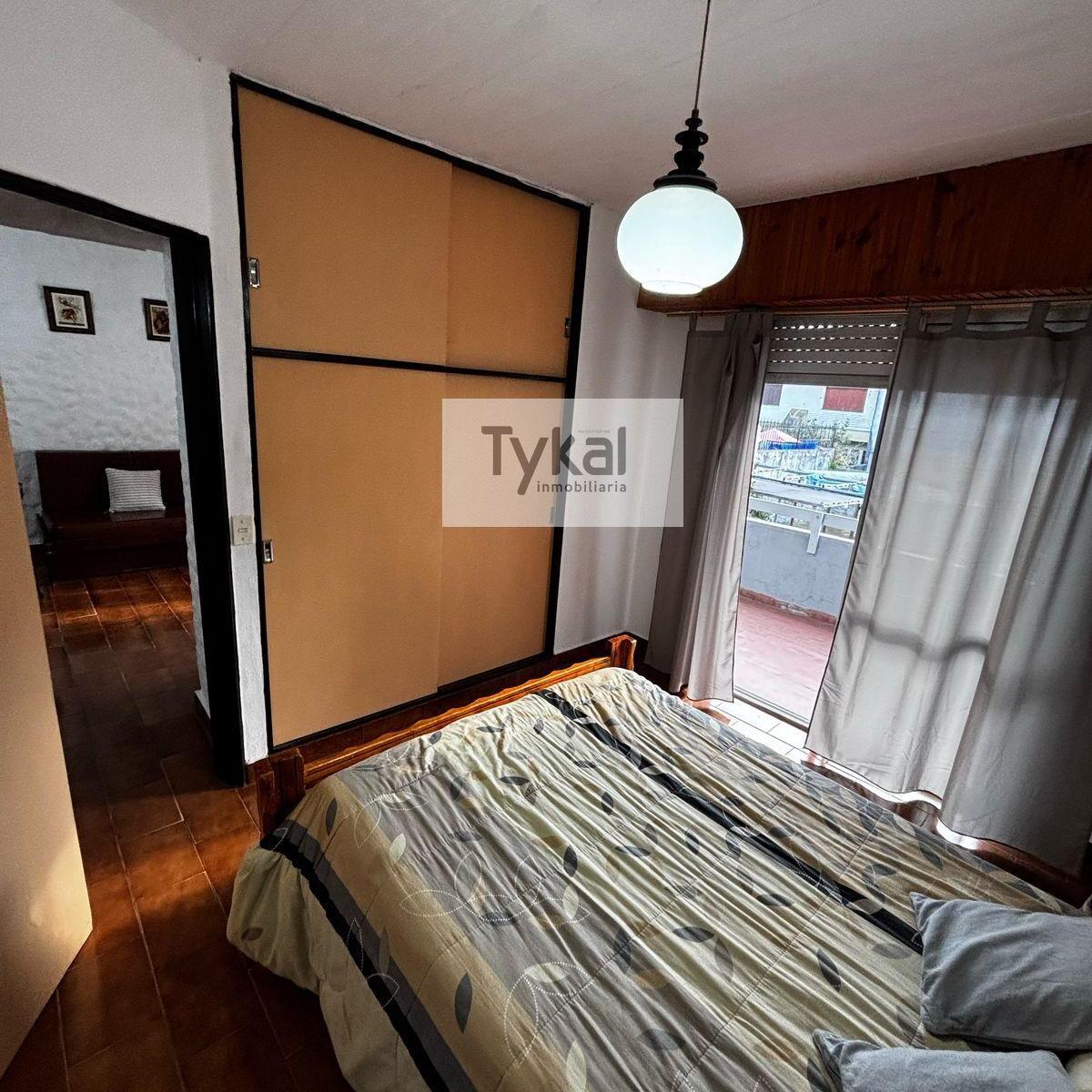 Departamento de 2 Ambientes con Cochera 1