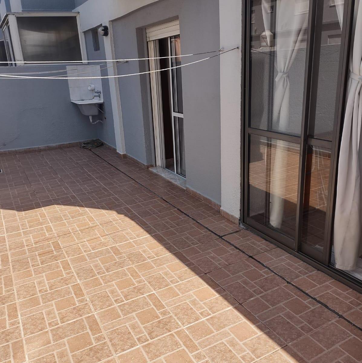 Excelente Departamento con Patio. Cerca del Mar. todos Los Servicios. 2
