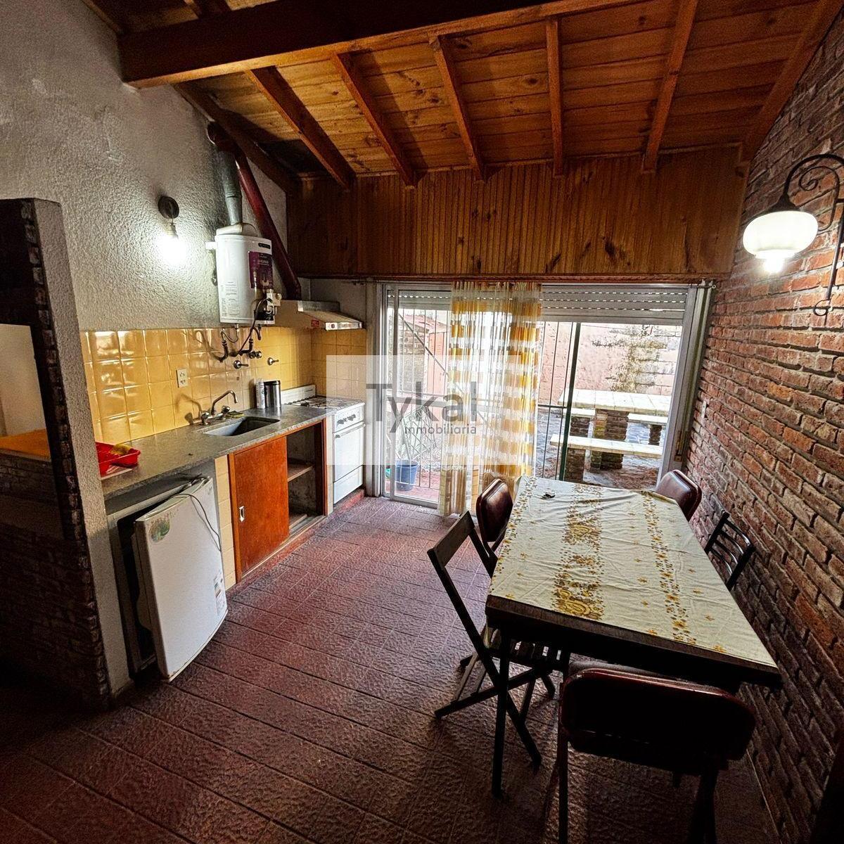 Casa + Departamento en Lote Propio + Garage Se Escuchan Propuestas de Contado 2