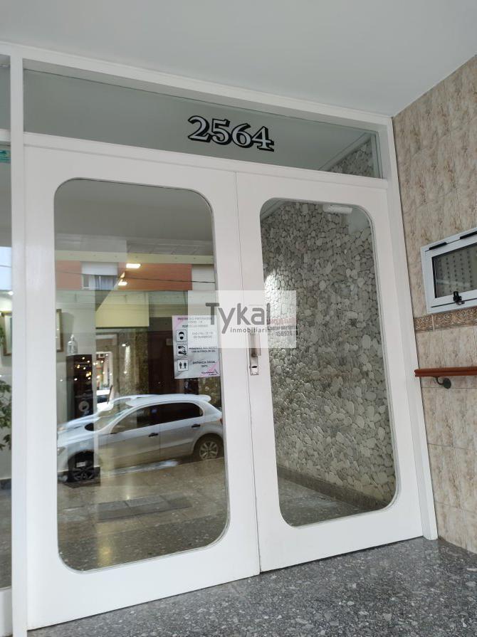 Departamento Centrico con Balcon Al Frente y Gas Natural 2