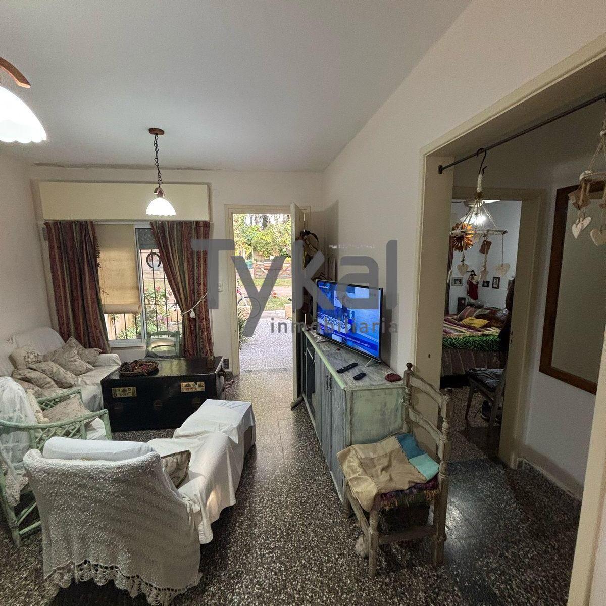 Foto de CASA IDEAL PARA VIVIENDA PERMANENTE CON GAS NATURAL MAS DEPARTAMENTO, imagen 2