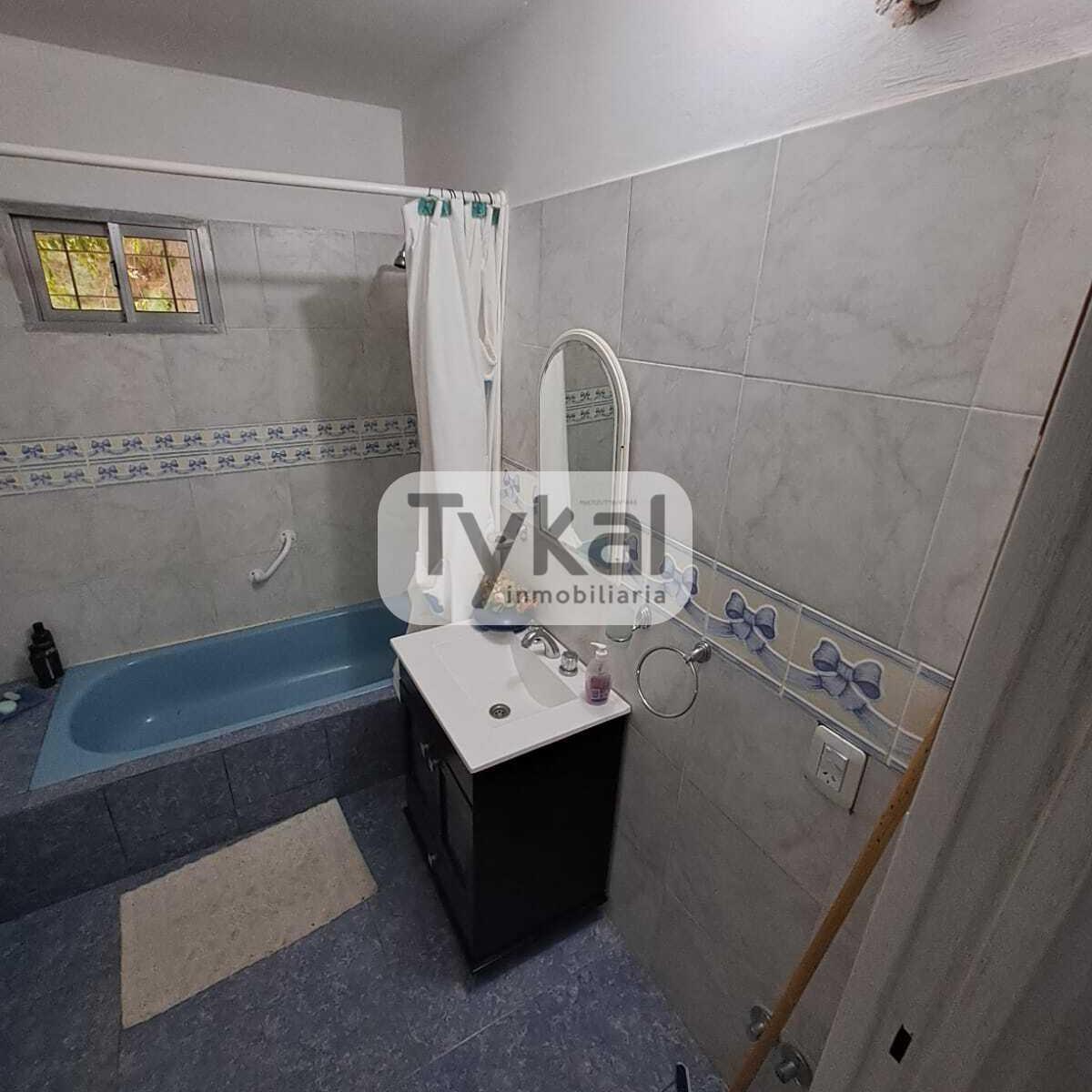 Casa Unica en El Lote. Zona Residencial Arbolada. Amoblada 3