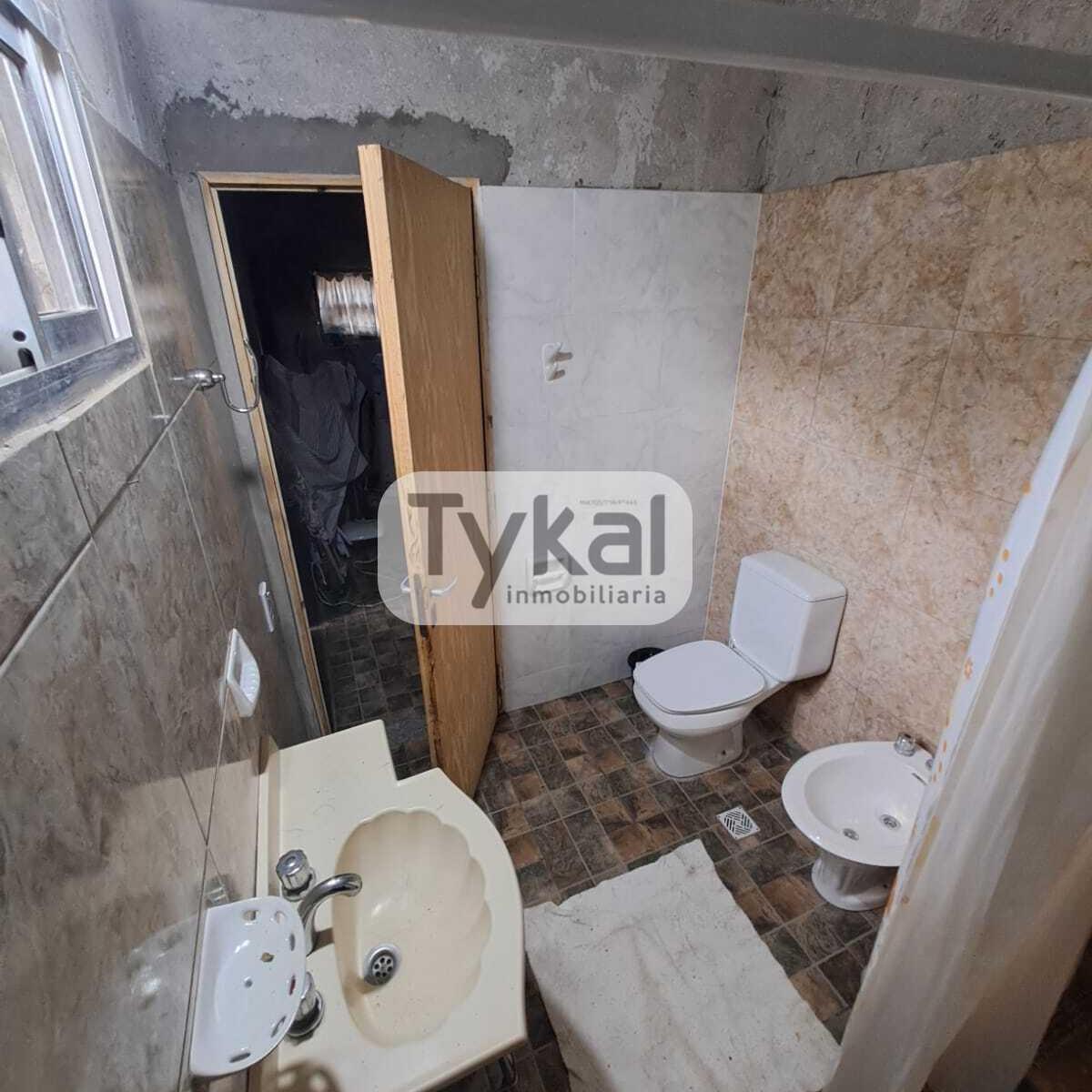 Casa Unica en El Lote. Zona Residencial Arbolada. Amoblada 1