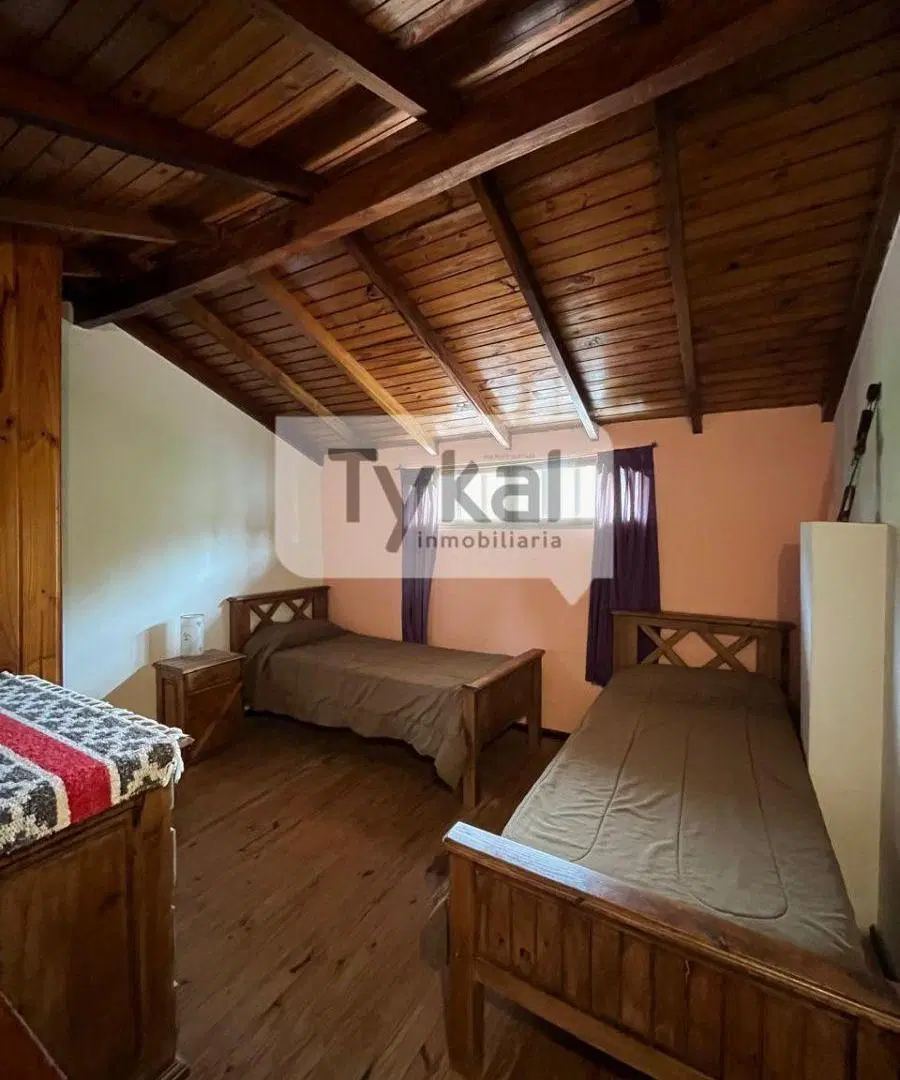 Excelente triplex en la Lucila 5