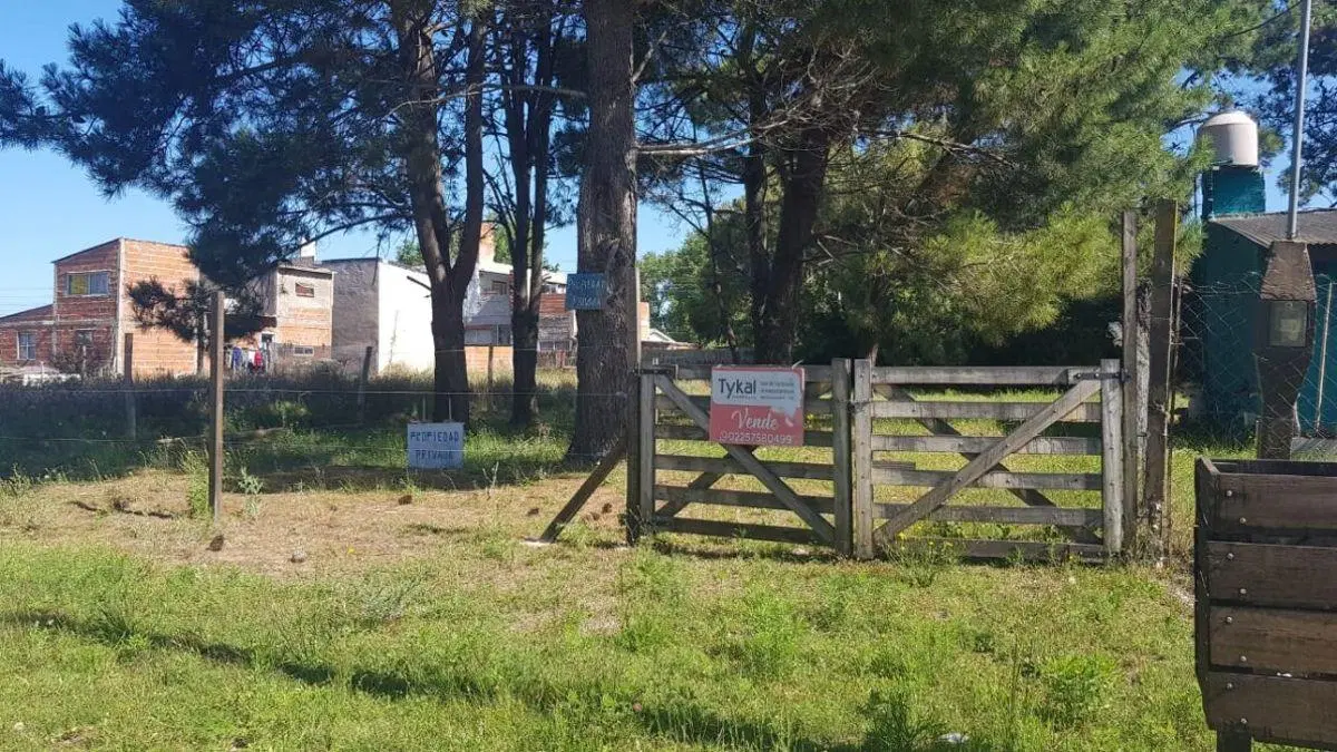 AMPLIO LOTE !!! EN ZONA DE RESIDENTES !!!! 5