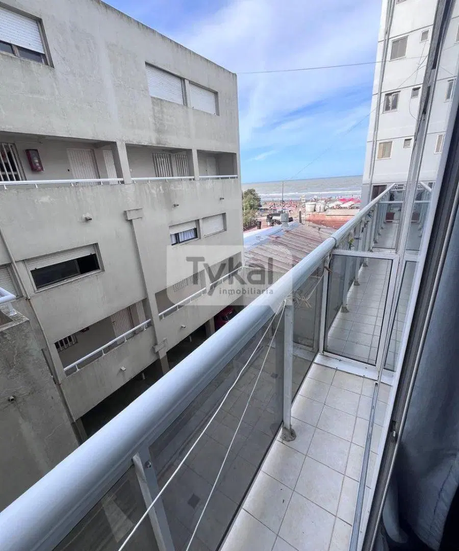 DEPARTAMENTO DE 3 AMBIENTES TIPO DUPLEX CON GAS NATURAL A METROS DEL MAR !!! 3