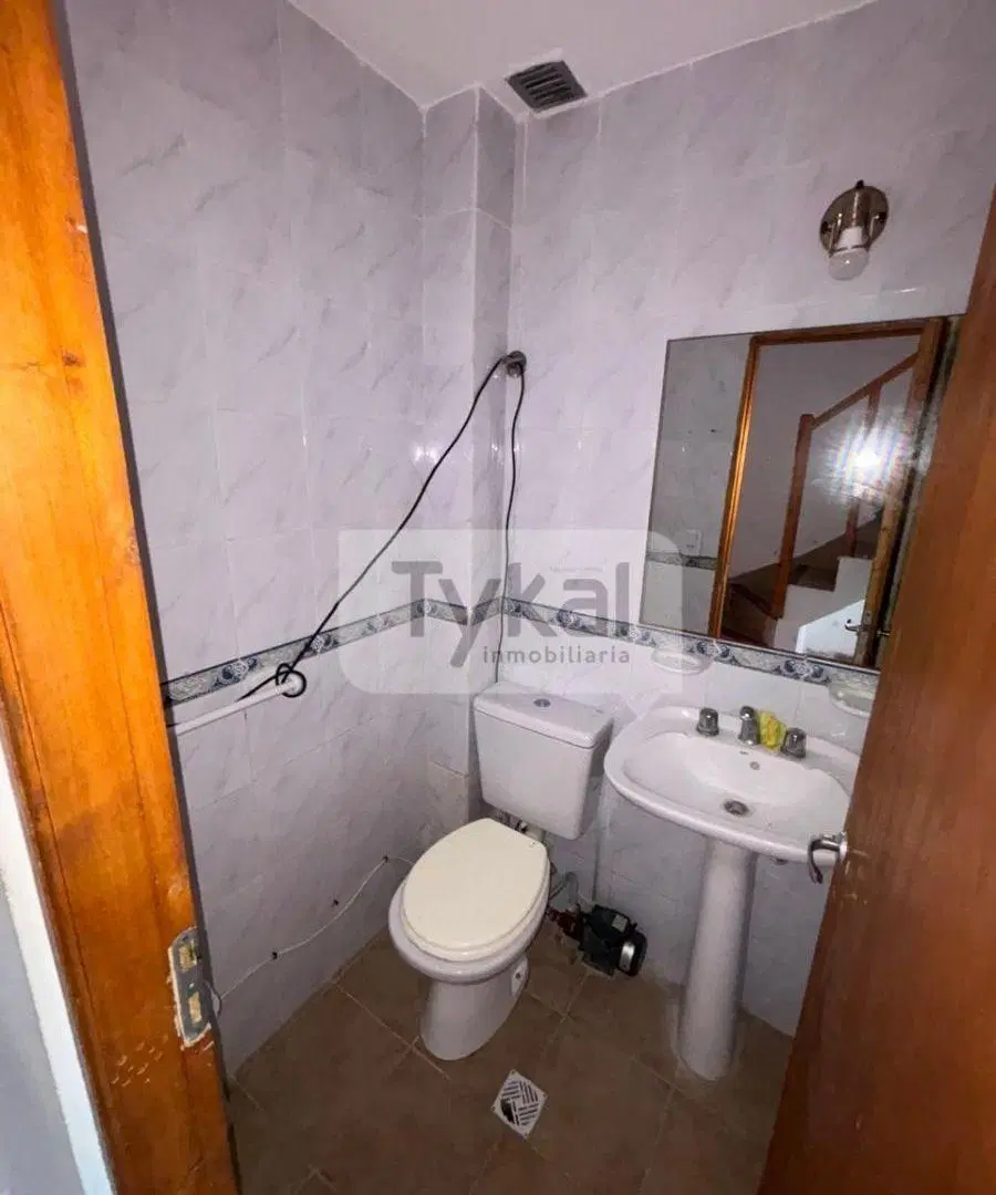 Excelente triplex cerca del mar con Gas natural 20 años antiguedad 5
