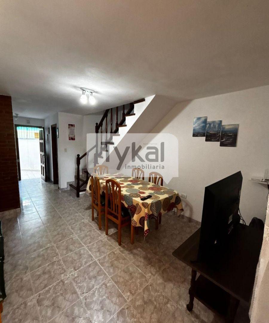 Foto de COMPLEJO DE 5 DUPLEX EN VENTA !, imagen 2
