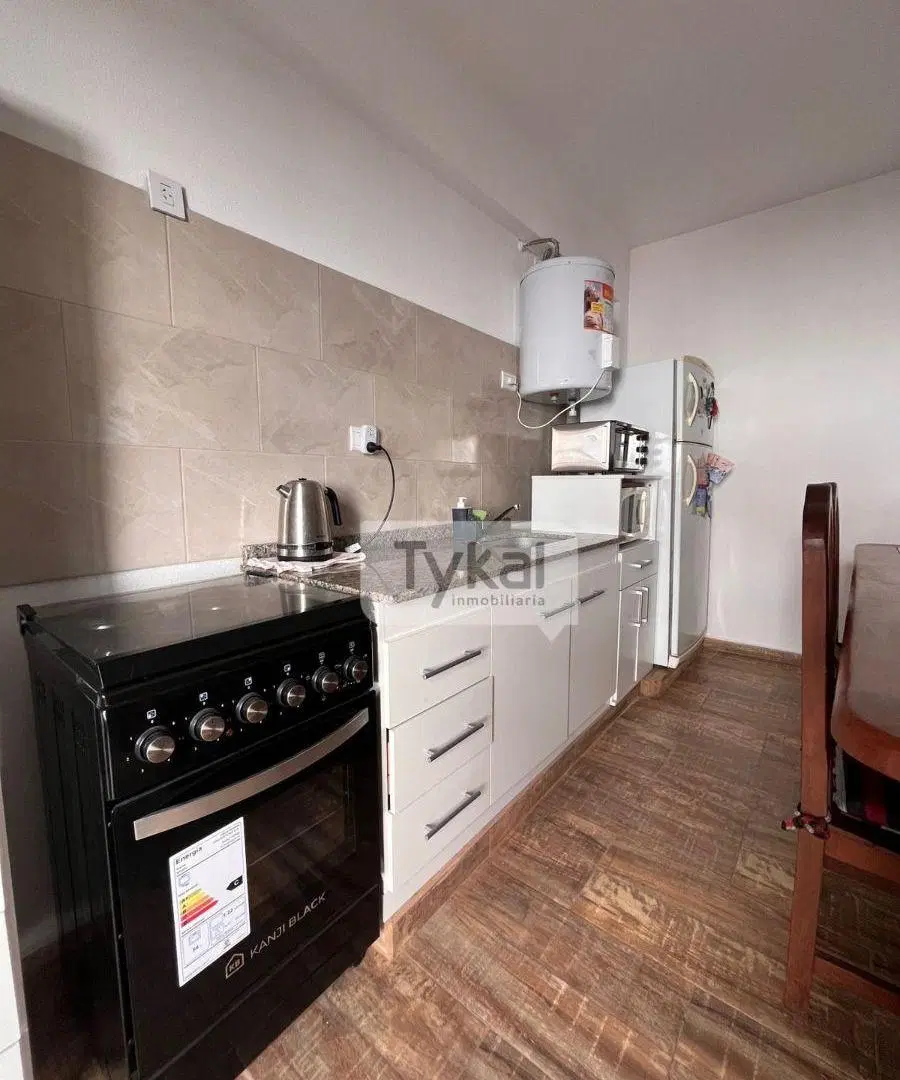 DEPARTAMENTO DE 3 AMBIENTES CON BALCÓN !!! 5