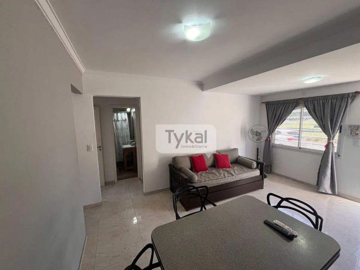 DEPARTAMENTO DE 2 AMBIENTES PLANTA BAJA AL FRENTE !!! 2