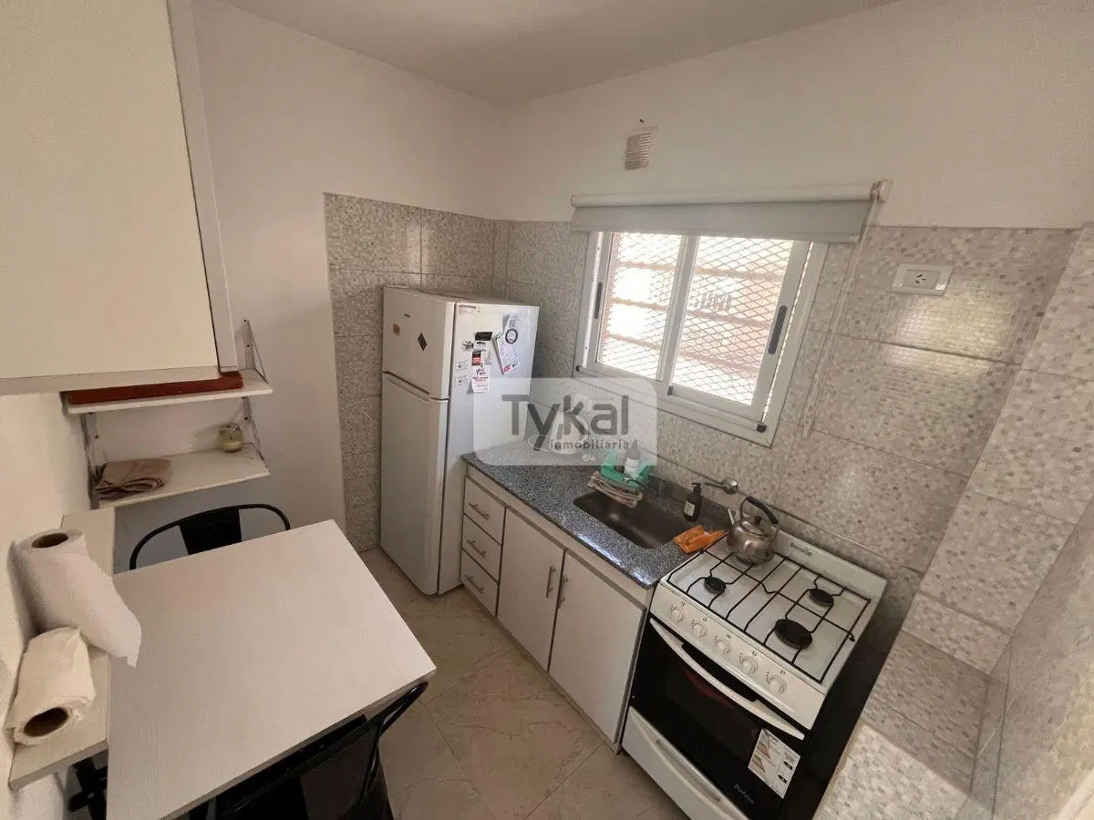 DEPARTAMENTO DE 2 AMBIENTES PLANTA BAJA AL FRENTE !!! 5