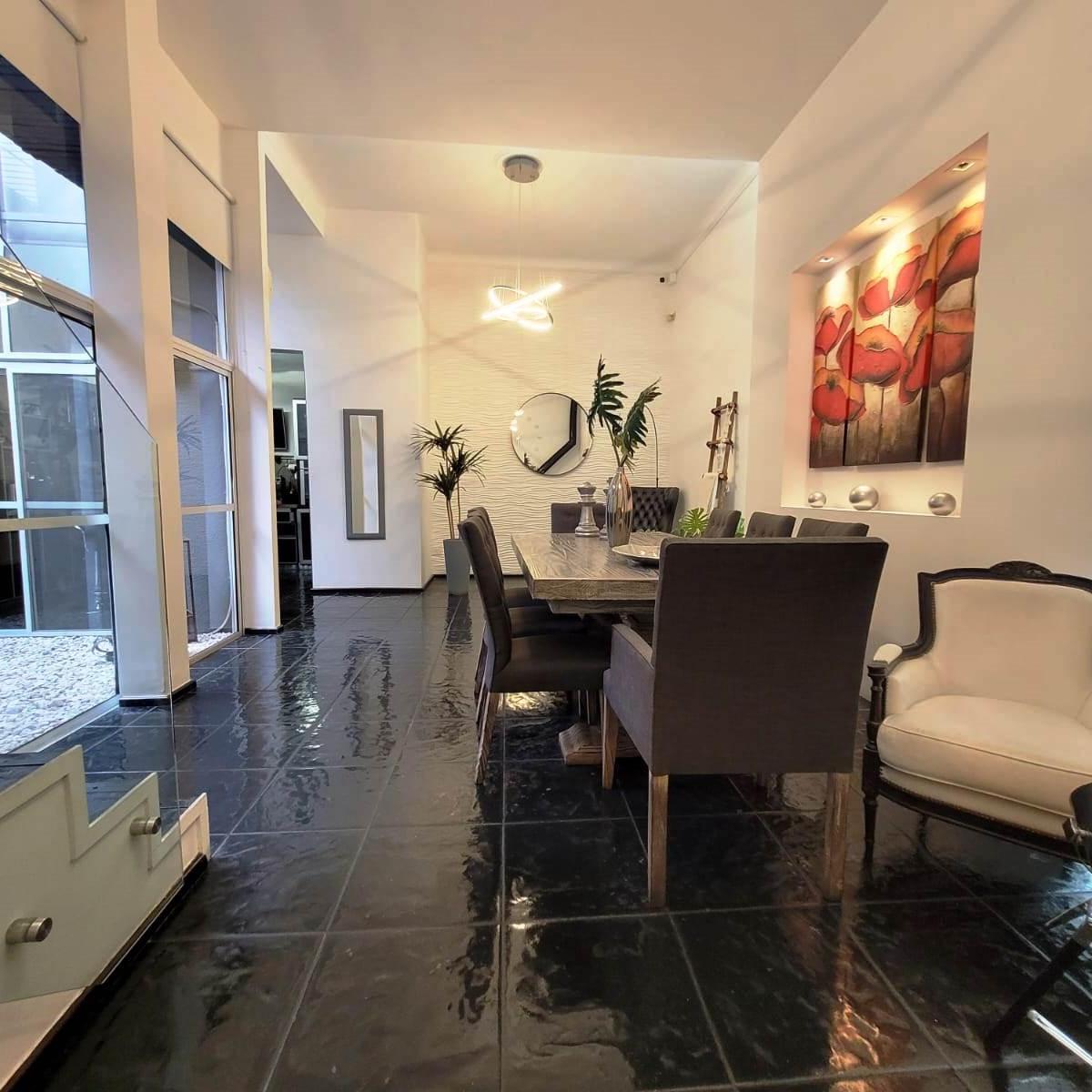 Hermoso Tipo Casa 5 Amb Remodelado! Cochera. Terraza Libre. 3 Baños. 230 m² 4