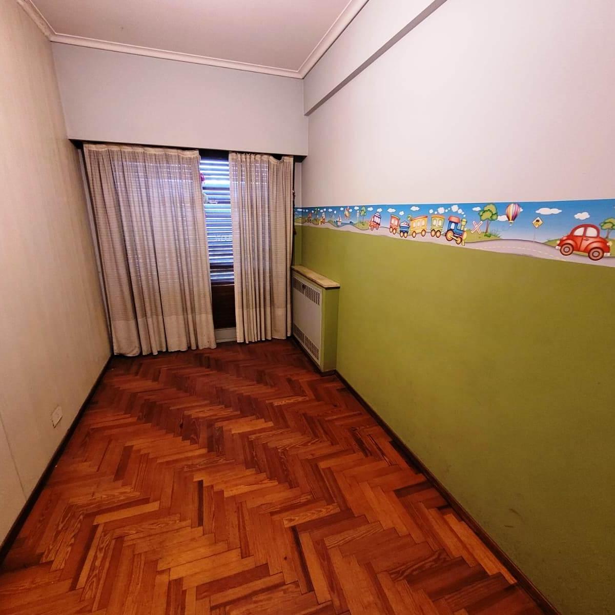 Venta en Block Excelente Casa Multifamiliar Sin Subdividir 2