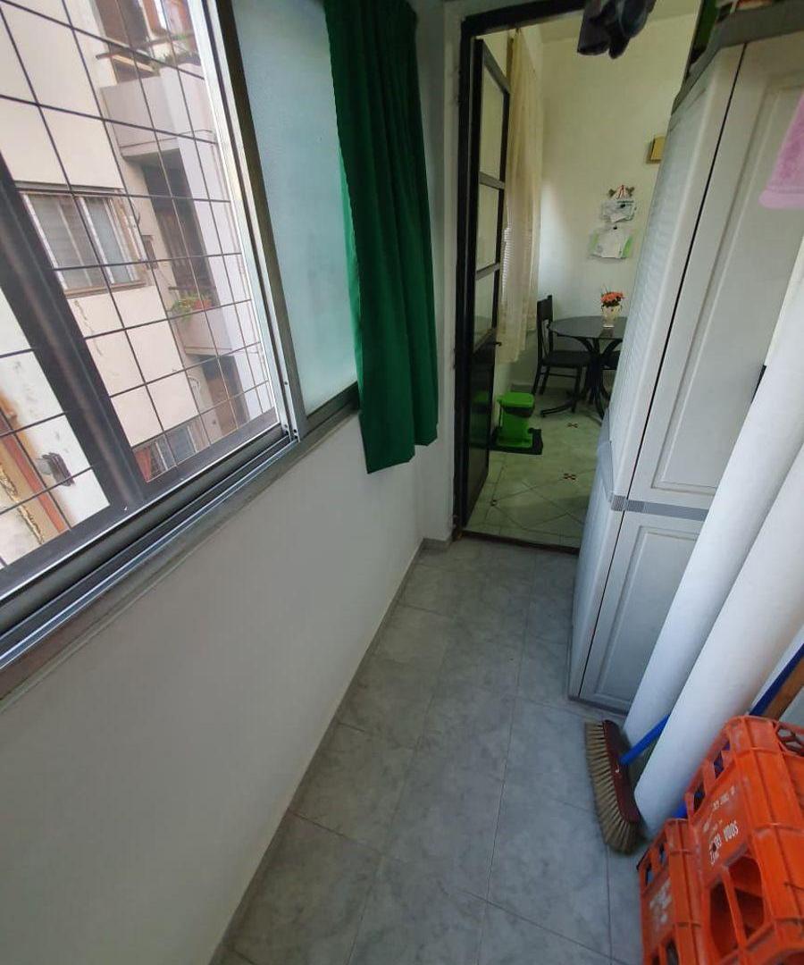 Foto de "Apto crédito" Hermoso depto 5 ambientes c/ balcón al frente. 2 baños, imagen 4