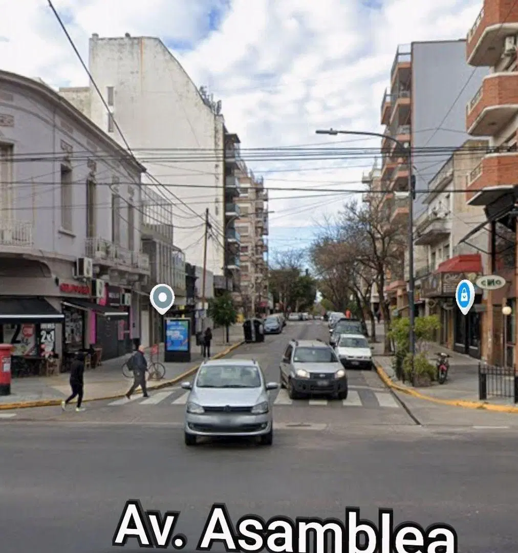 VENTA EN BLOCK SIN SUBDIVIDIR. RENTA INMEDIATA. TIPO CASA CON PTIO Y TZA. 2 LOCALES. 264m2 5
