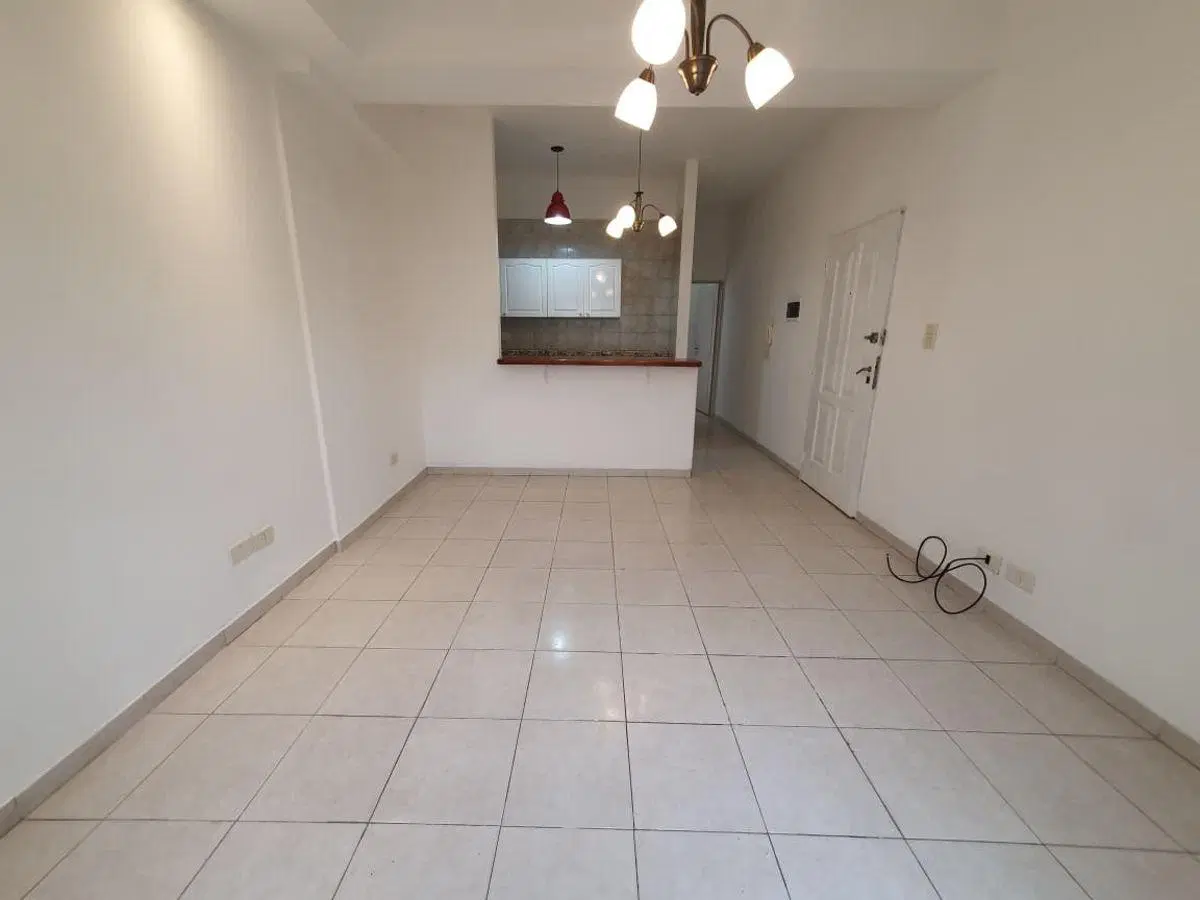 Hermoso departamento tipo casa de 2 ambientes al contrafrente, con hermosa vista a jardín común! 4