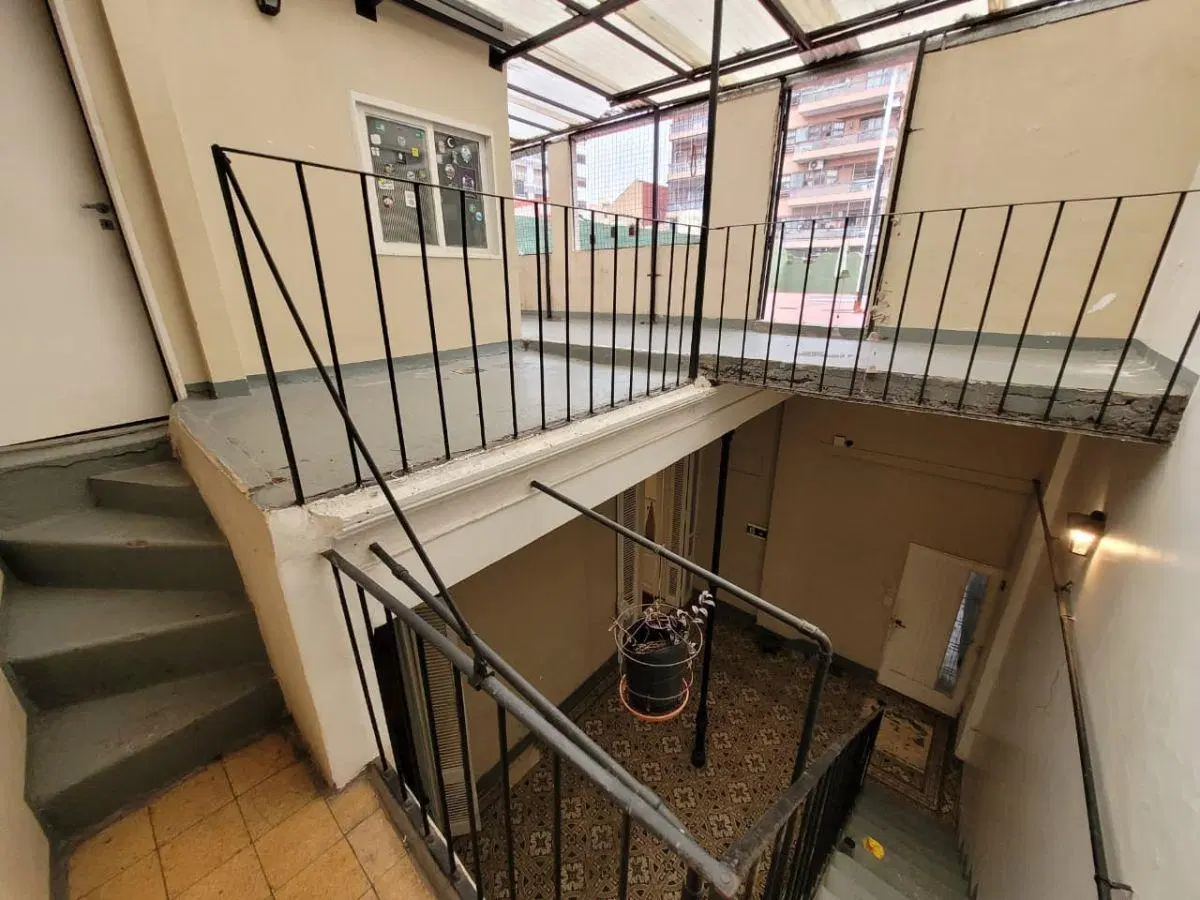 Tipo casa de 4 amb al c/frente. Sin expensas! 2 baños. Terraza. Patio. 3 Dormitorios +Escritorio 8