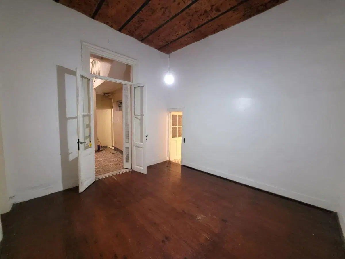 Tipo casa de 4 amb al c/frente. Sin expensas! 2 baños. Terraza. Patio. 3 Dormitorios +Escritorio 4